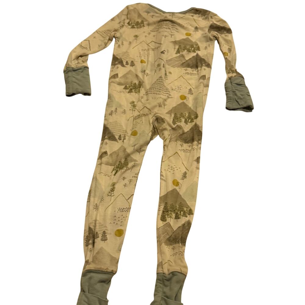 Bamboo footie pajamas for baby gently worn